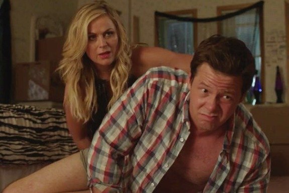 55-30158-amy-poehler-ike-barinholtz-sisters-movie-howard-stern-show-1449523737