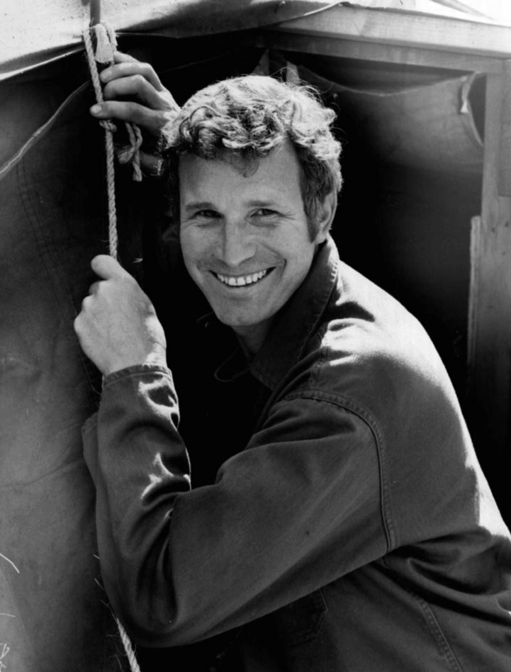 Wayne_Rogers_Trapper_John_MASH_1972
