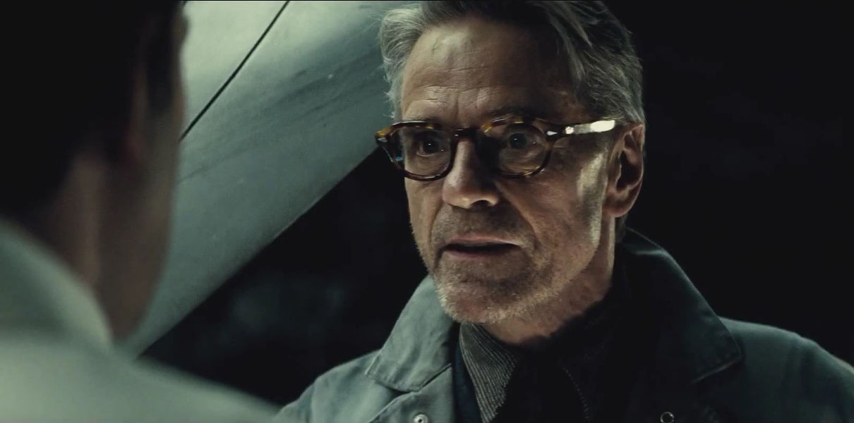 batman-v-superman-who-is-the-enemy-alfred-is-talking-about-he-is-not-our-enemy-517188