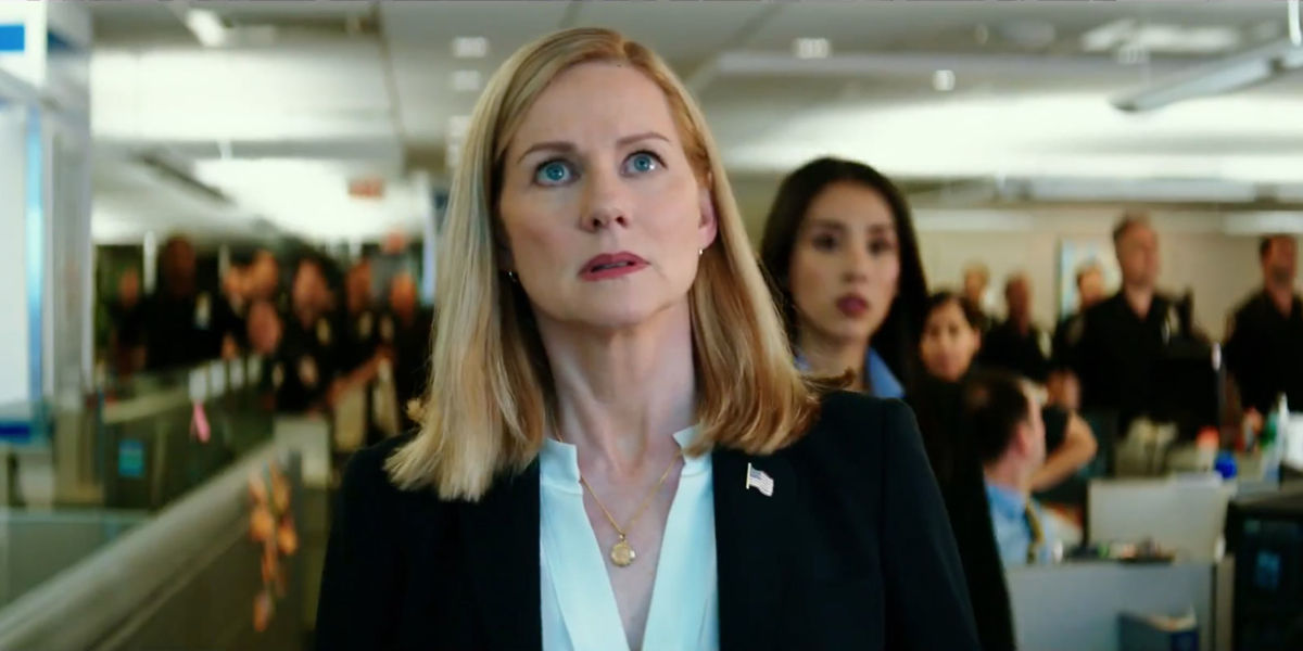 Laura-Linney-in-TMNT-2