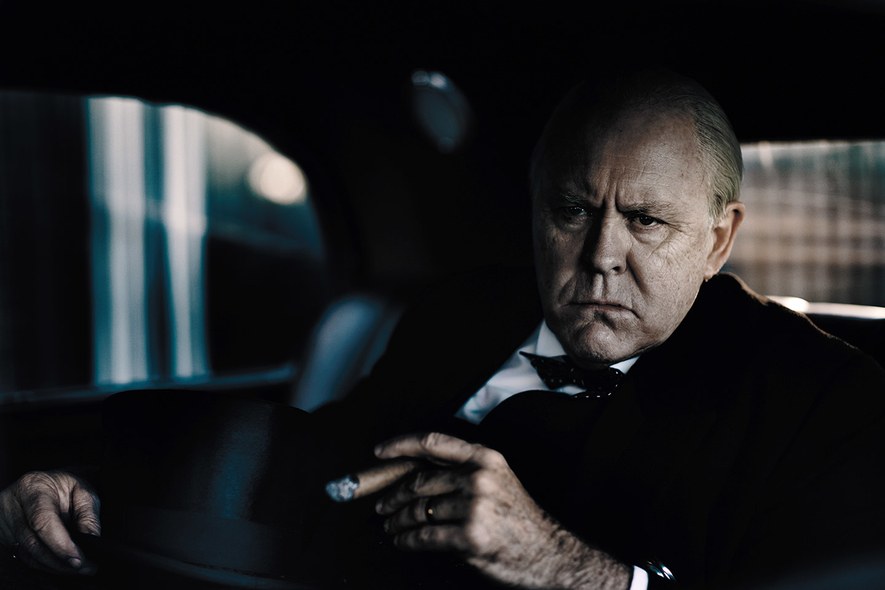 the-crown-julian-broad-ss04