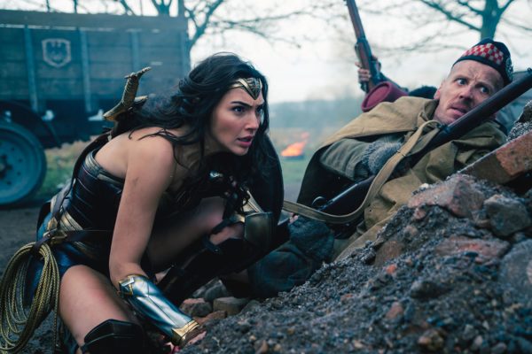 Wonder-Woman-Gal-Gadot-Ewen-Bremner-600x400