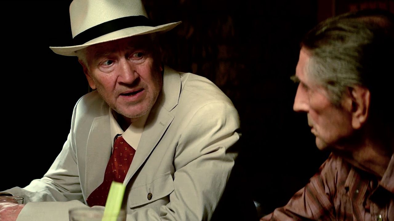 d9927230-8c5d-11e7-8de9-3f06614136b4_20170921_Lucky_ExclusiveClipBar