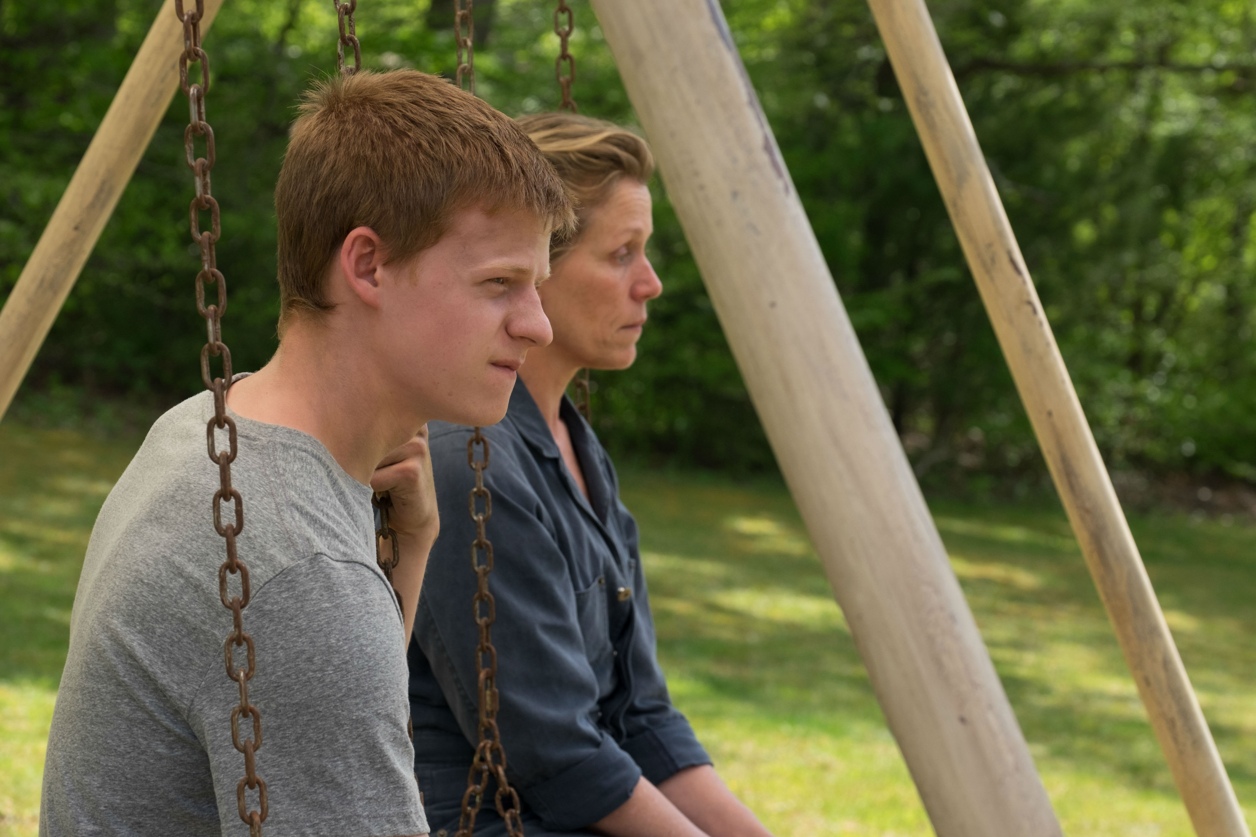 Three-Billboards-Outside-Ebbing-Missouri-6-Lucas-Hedges-and-Frances-McDormand