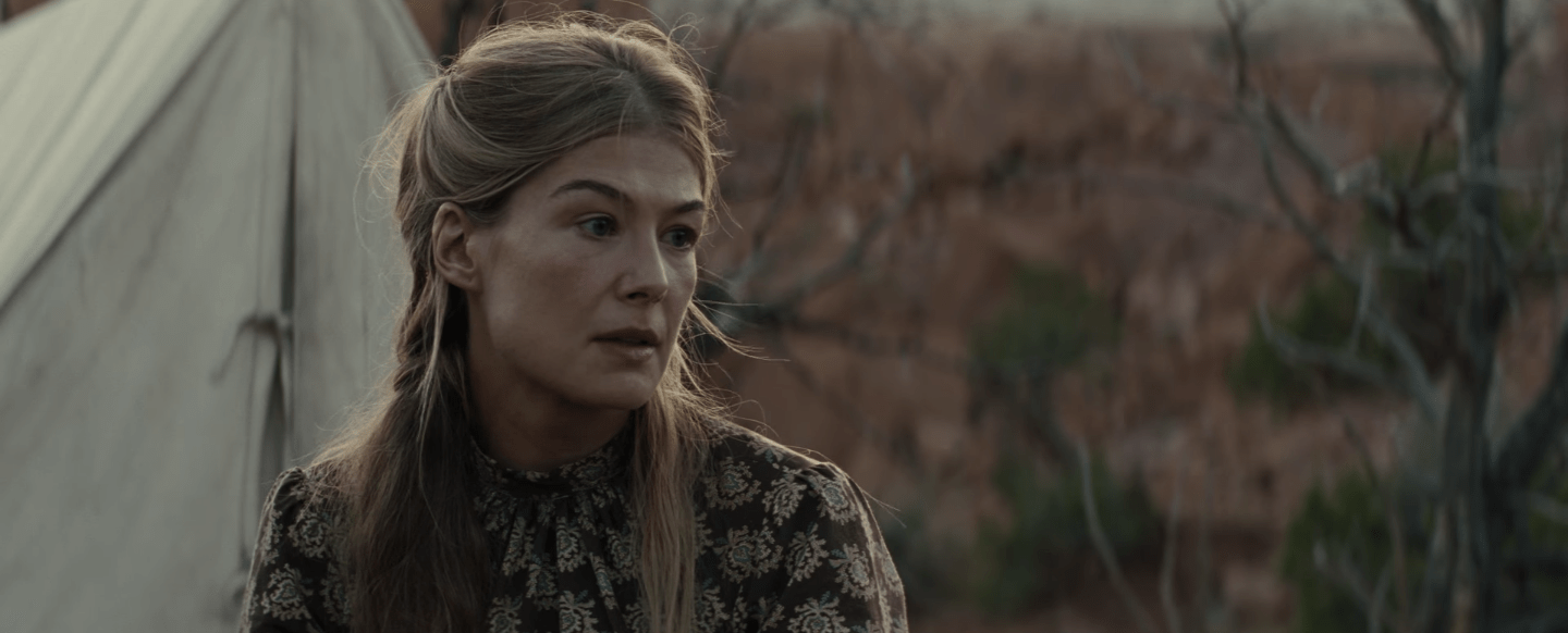 hostiles-movie-rosamund-pike
