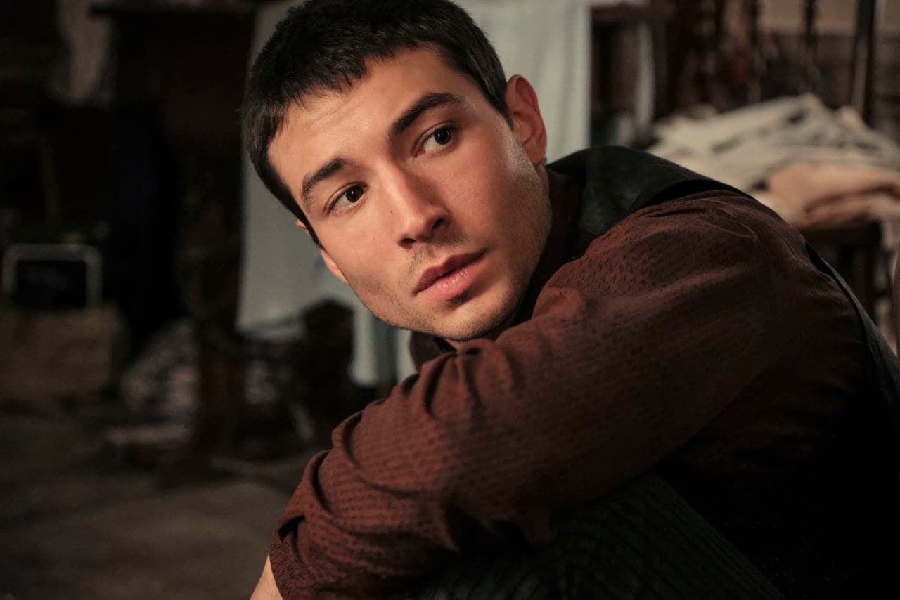 fantastic-beasts-crimes-of-grindelwald-ezra-miller_1542374961767