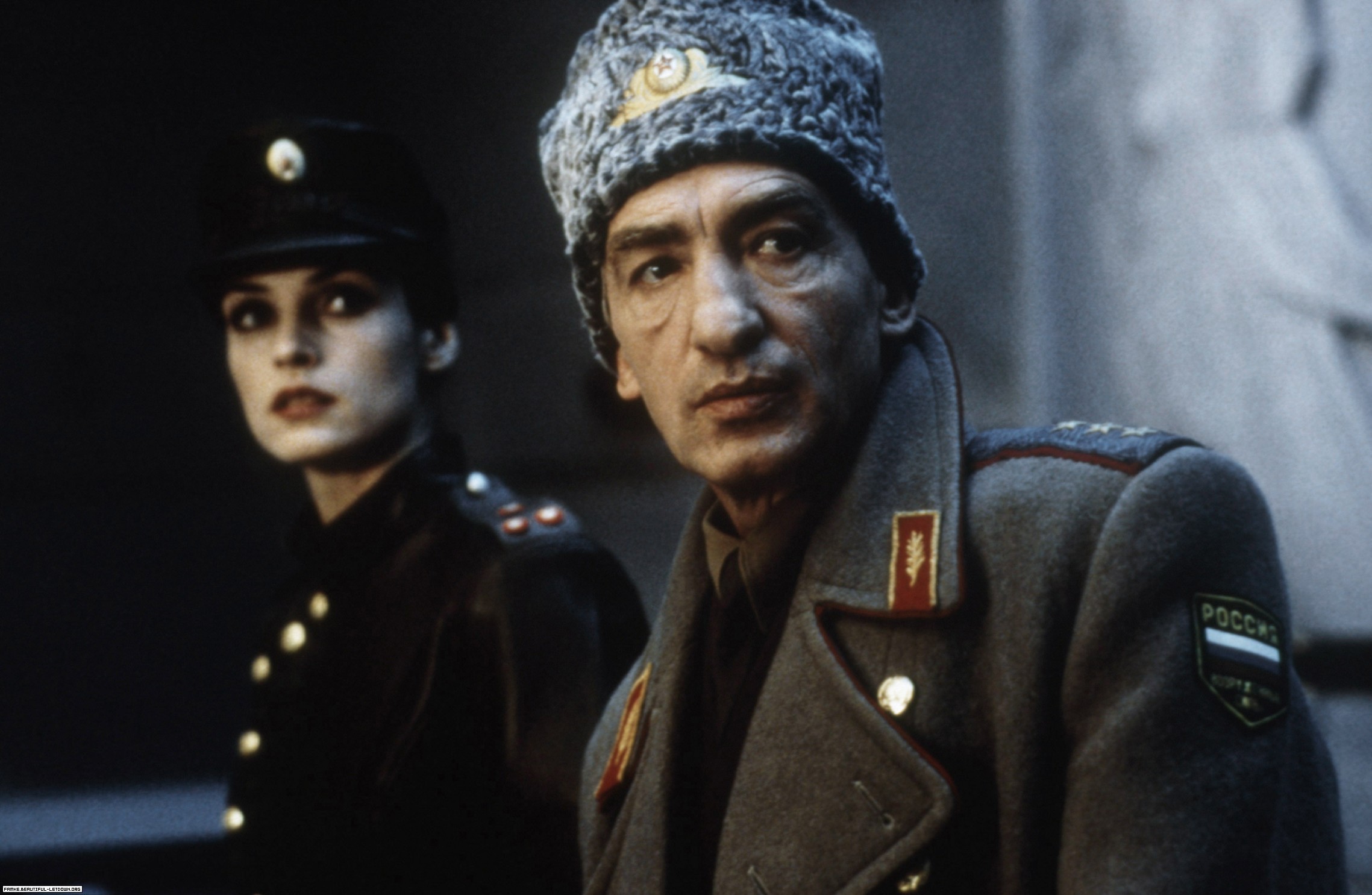 goldeneye-pierce-brosnan-james-bond-007-spy-thriller-action-film-alan-cumming-famke-janssen-robbie-coltrane-movie-review-2015-spectre