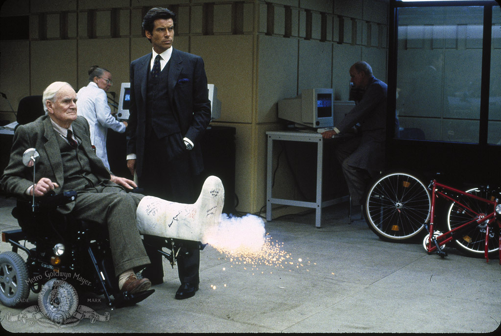 MV5BNjc3MjUzMDYxM15BMl5BanBnXkFtZTcwMDExNTgzNA@@._V1_