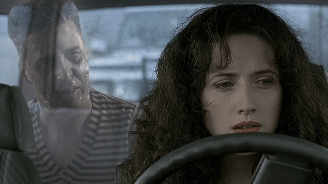 Frighteners-Lucy-and-Ray-car-1
